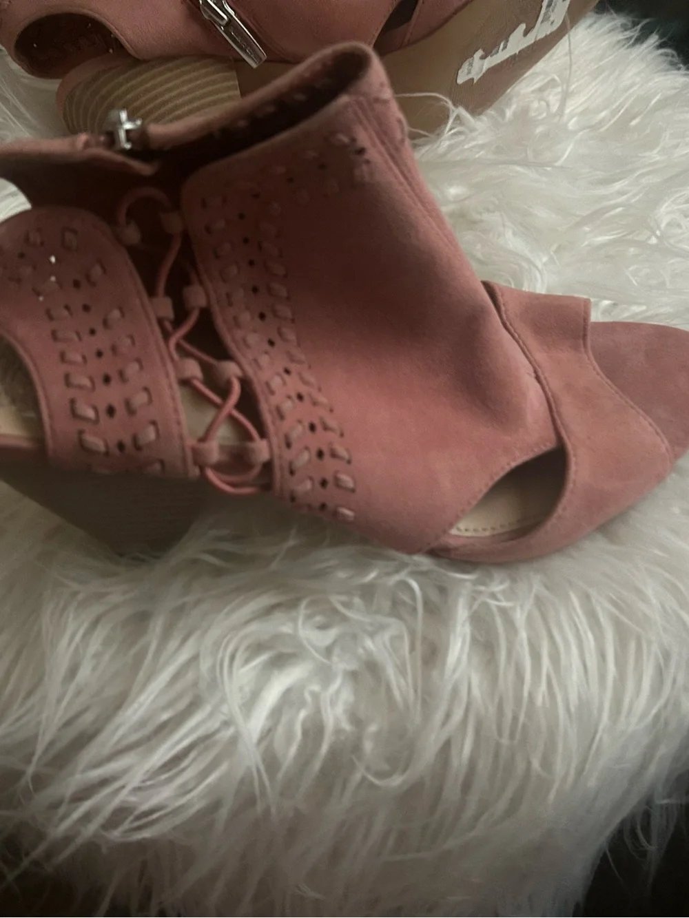 Vince Camuto Mauve Pink Suede Lace-Up Wedge Sandals  Size 8